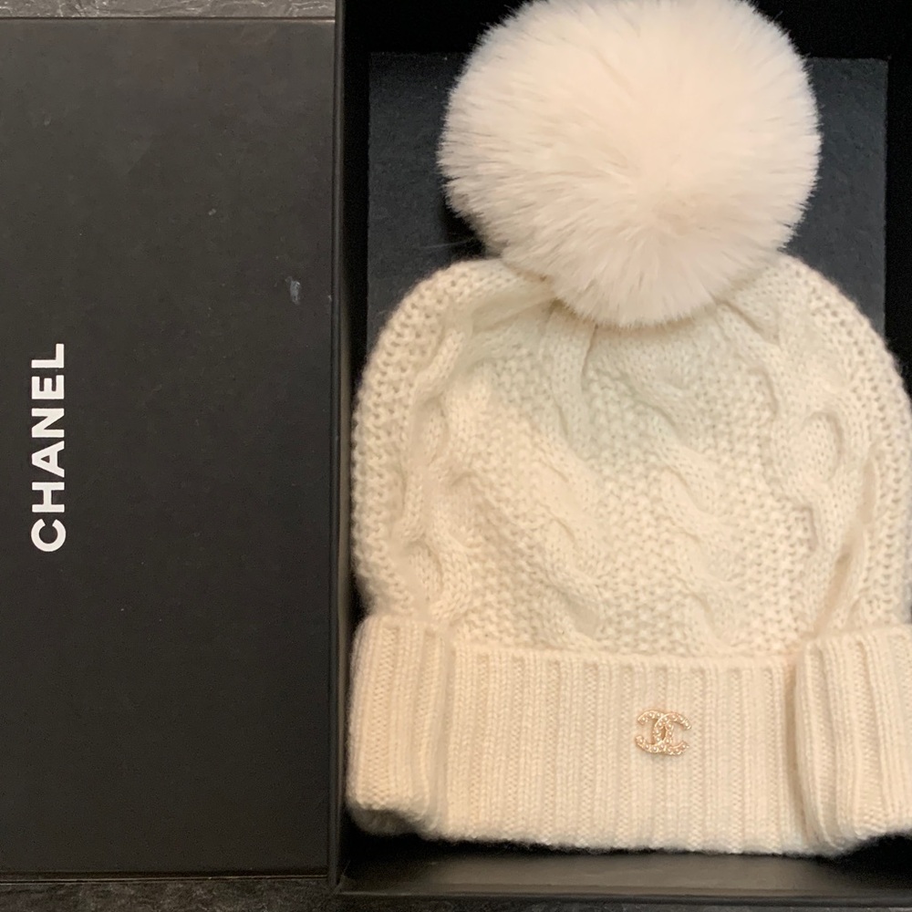 CHANEL Cream Cashmere Cable Knit Beanie with Pom-Pom